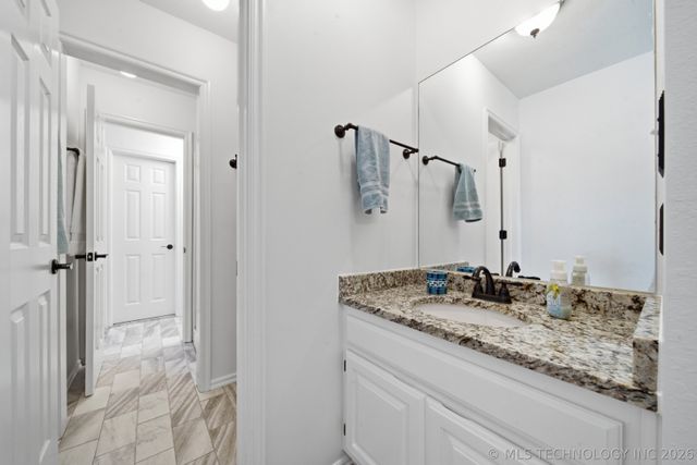 3705 W Urbana Street, Broken Arrow, OK 74012
