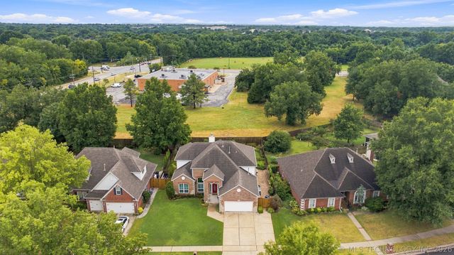 3705 W Urbana Street, Broken Arrow, OK 74012
