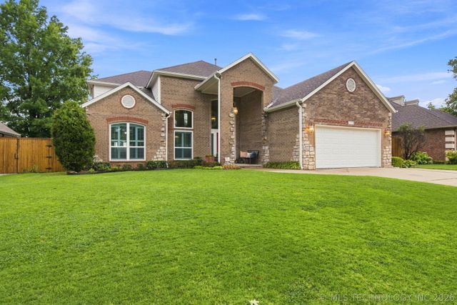 3705 W Urbana Street, Broken Arrow, OK 74012