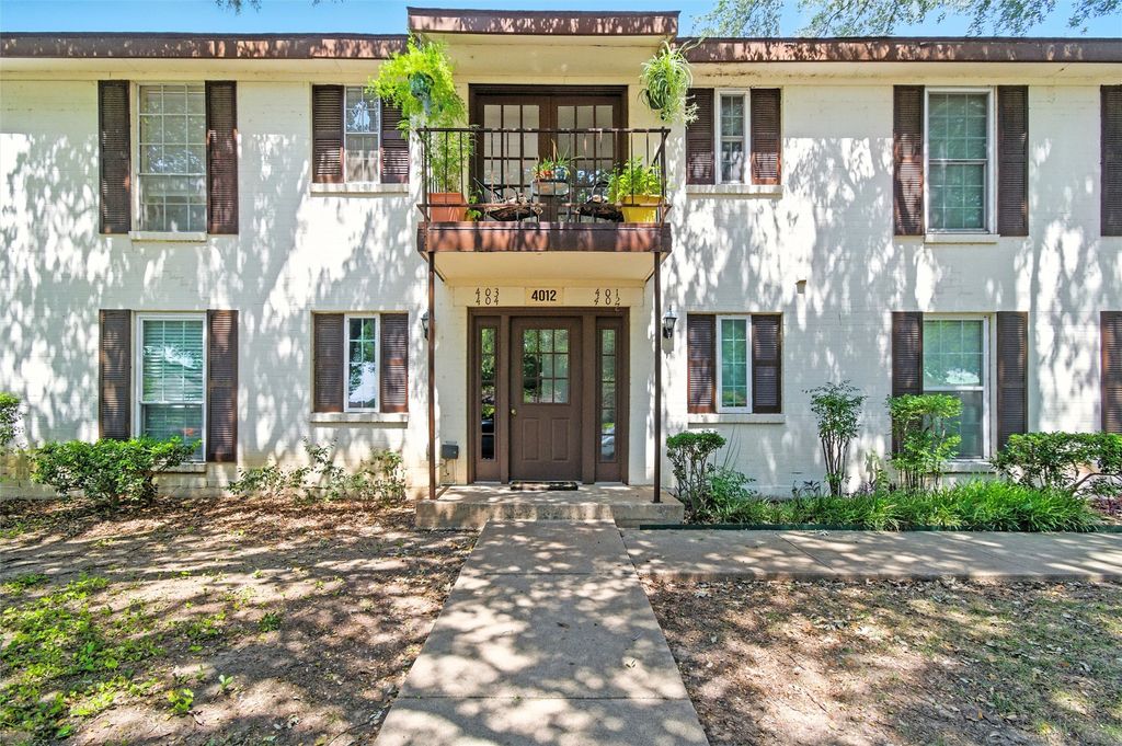 4012 Ridglea Country Club Drive 403, Fort Worth, TX 76126