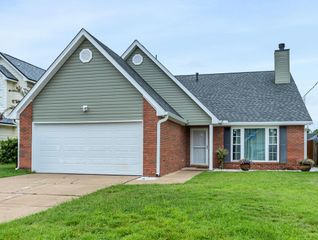 467 Sandy Ridge Circle, Mary Esther, FL 32569