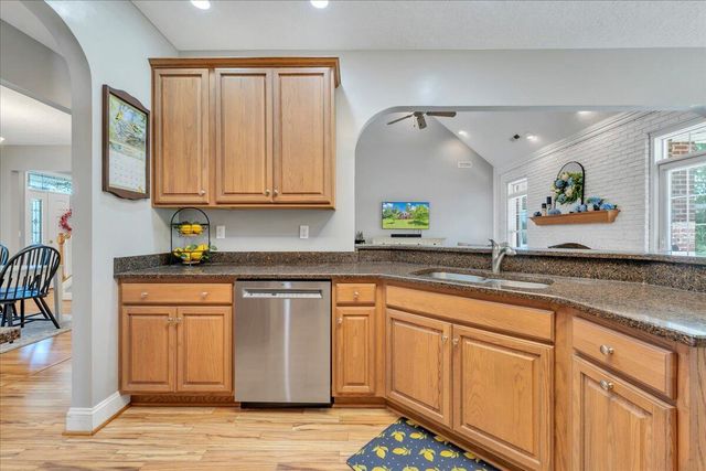 231 Freedom LN, Wirtz, VA 24184