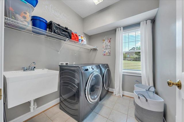 231 Freedom LN, Wirtz, VA 24184