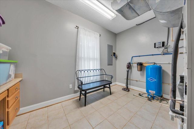 231 Freedom LN, Wirtz, VA 24184