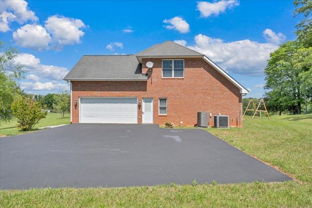231 Freedom LN, Wirtz, VA 24184