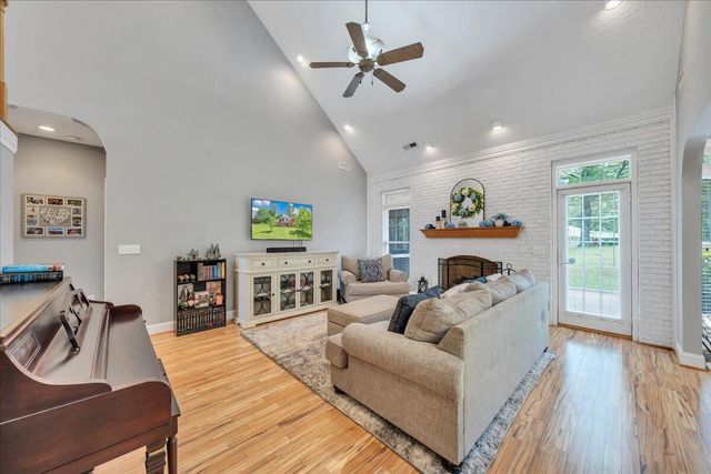 231 Freedom LN, Wirtz, VA 24184