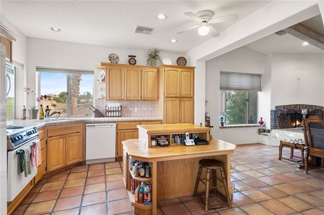 1837 Wolf Road, Bullhead City, AZ 86442