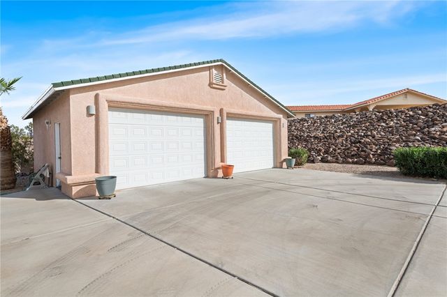1837 Wolf Road, Bullhead City, AZ 86442