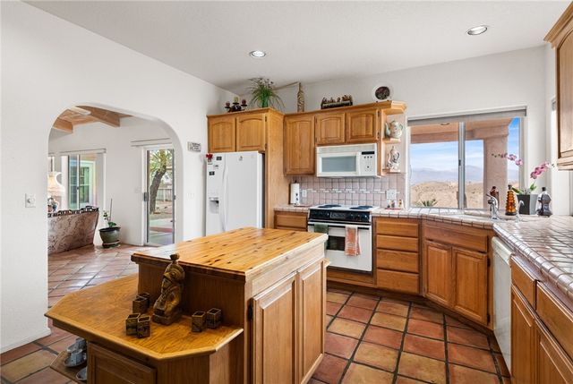 1837 Wolf Road, Bullhead City, AZ 86442