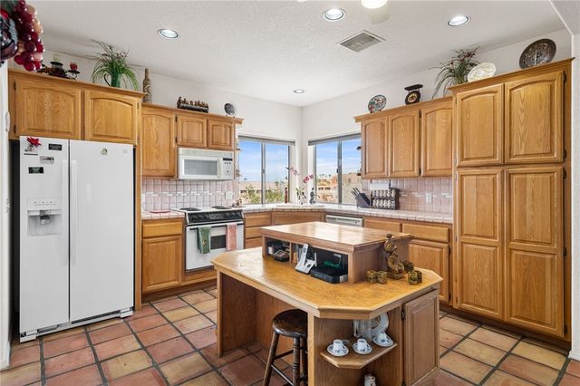 1837 Wolf Road, Bullhead City, AZ 86442