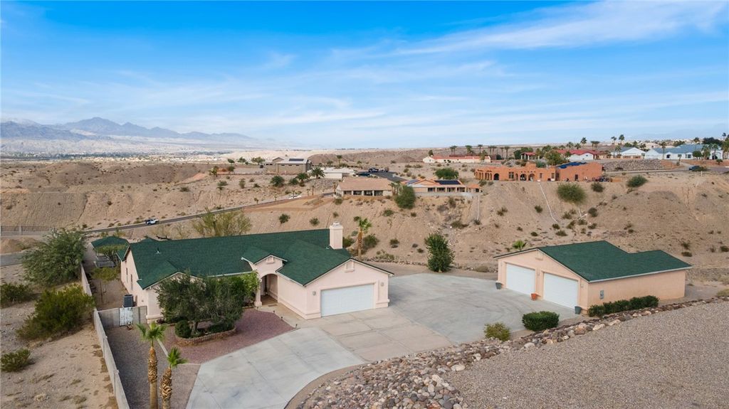 1837 Wolf Road, Bullhead City, AZ 86442