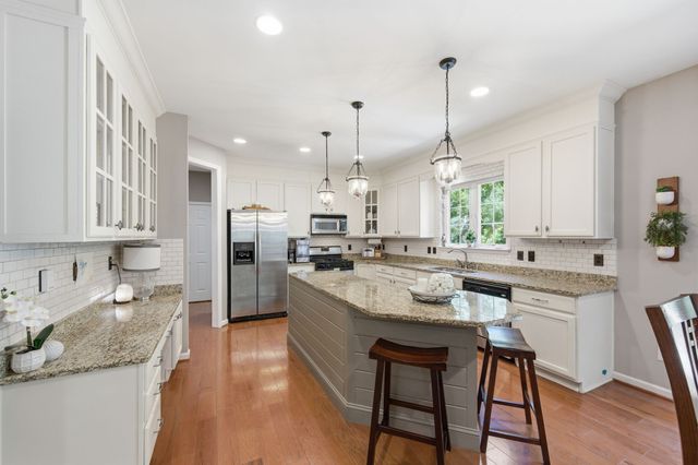 1033 Stone Ridge Dr, Nashville, TN 37211