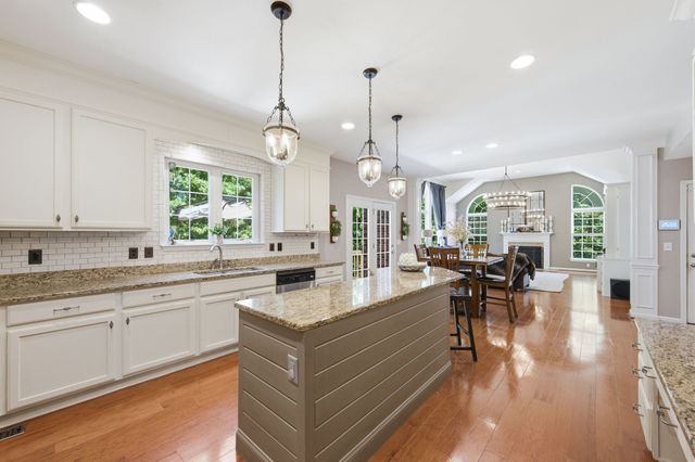 1033 Stone Ridge Dr, Nashville, TN 37211