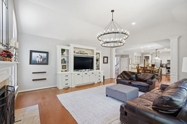 1033 Stone Ridge Dr, Nashville, TN 37211