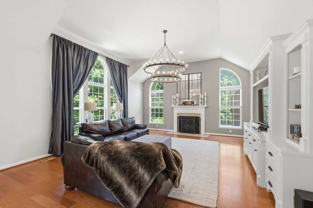 1033 Stone Ridge Dr, Nashville, TN 37211