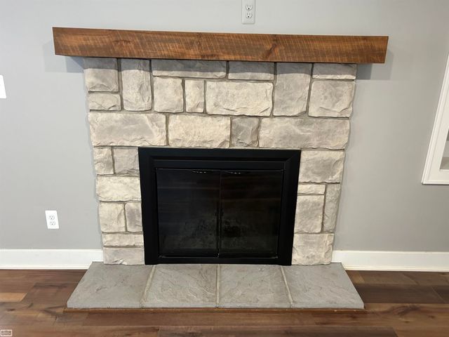 930 W 3rd Street, Rochester, MI 48307