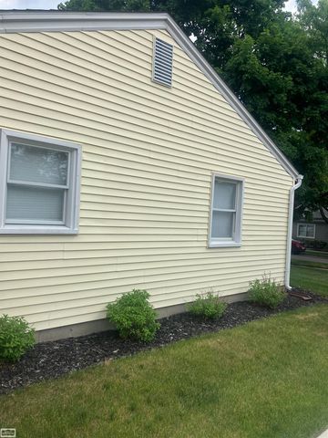 930 W 3rd Street, Rochester, MI 48307