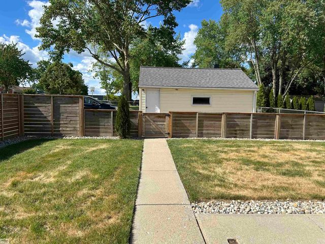 930 W 3rd Street, Rochester, MI 48307