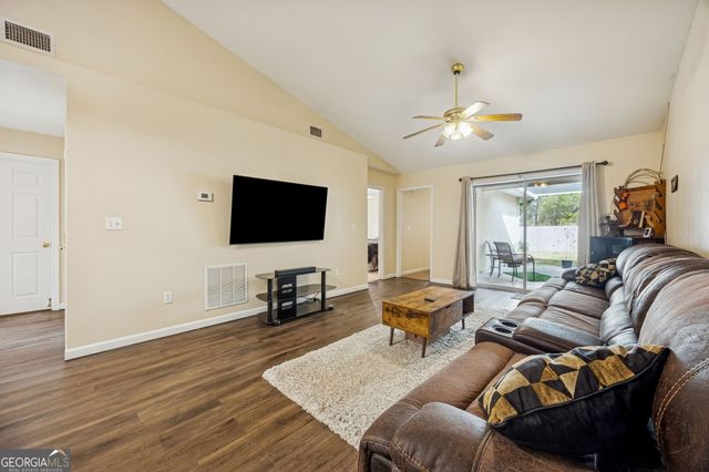 601 E Lawnwood Avenue, Kingsland, GA 31548