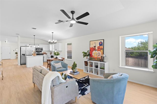 406 Covent DR, Kyle, TX 78640
