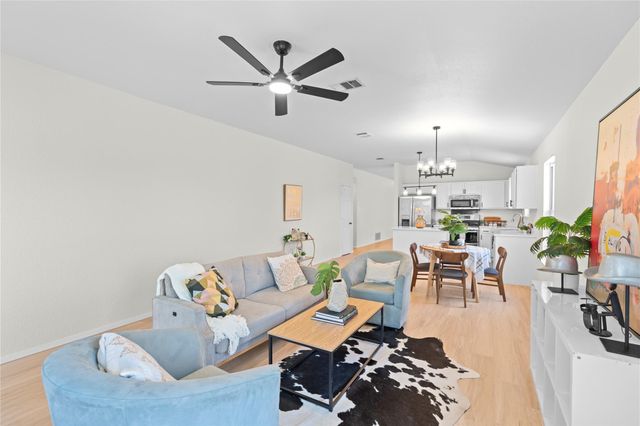 406 Covent DR, Kyle, TX 78640