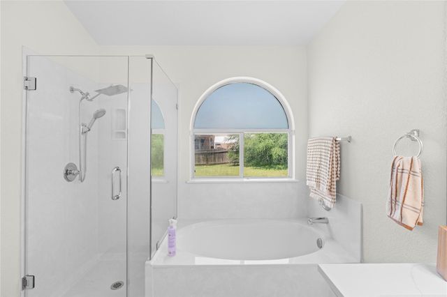 406 Covent DR, Kyle, TX 78640