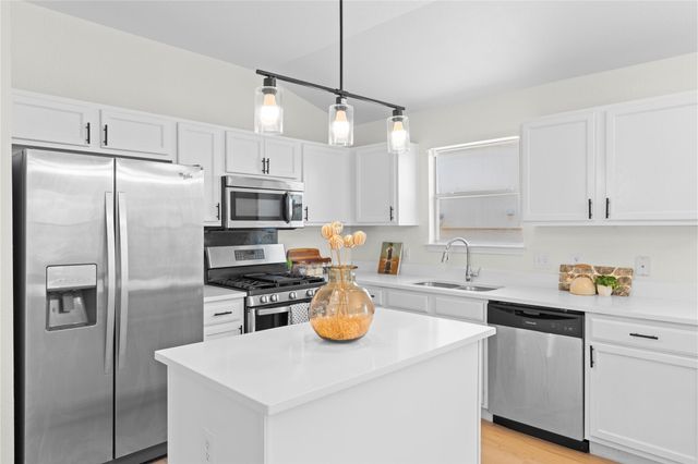 406 Covent DR, Kyle, TX 78640