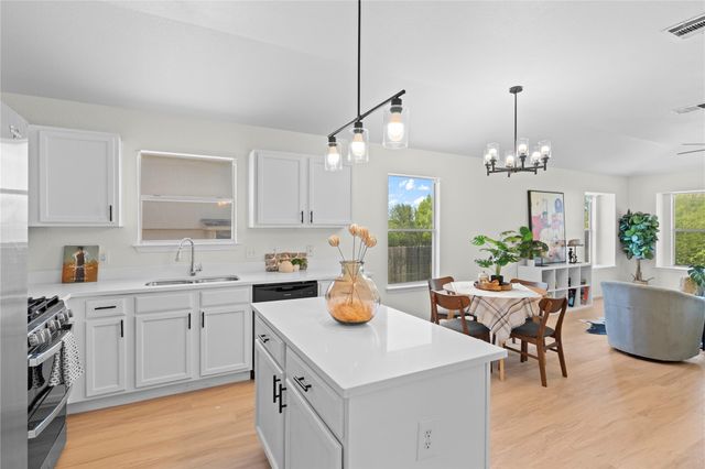 406 Covent DR, Kyle, TX 78640