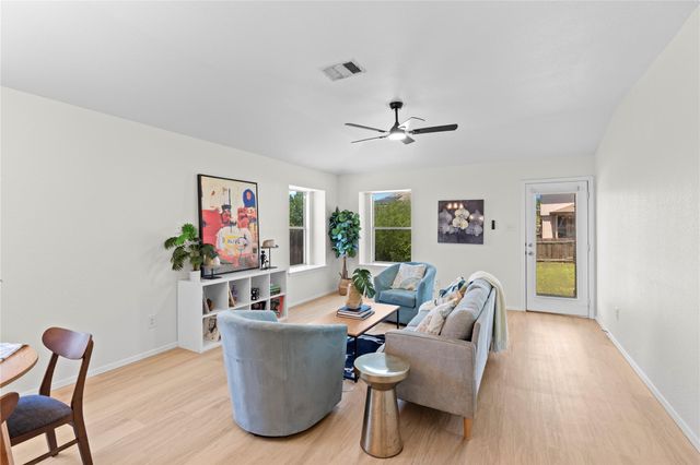 406 Covent DR, Kyle, TX 78640