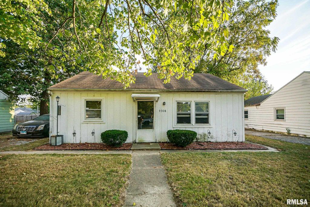 2318 W ALBANY Avenue, Peoria, IL 61604