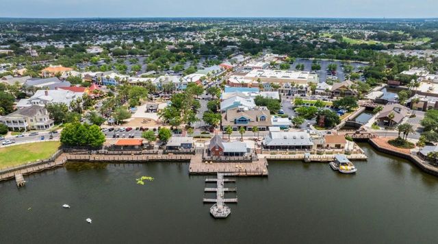 902 BUCKEYE DRIVE, Lady Lake, FL 32159