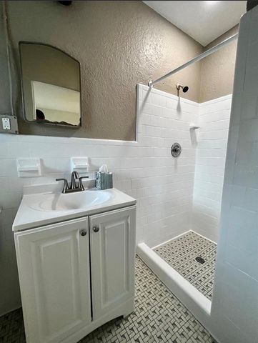 707 ROSERY ROAD NW 2, Largo, FL 33770