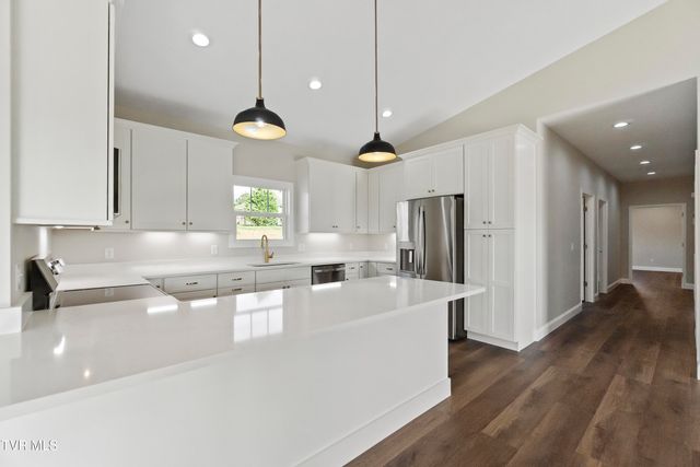 71 Clear Mountain Trail, Greeneville, TN 37745