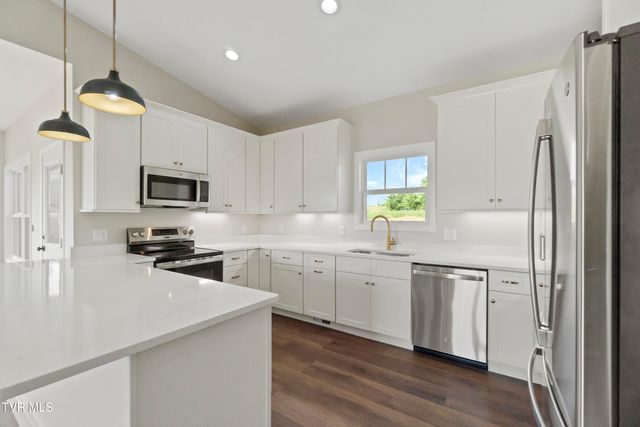 71 Clear Mountain Trail, Greeneville, TN 37745