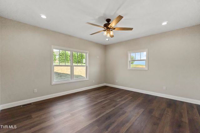 71 Clear Mountain Trail, Greeneville, TN 37745