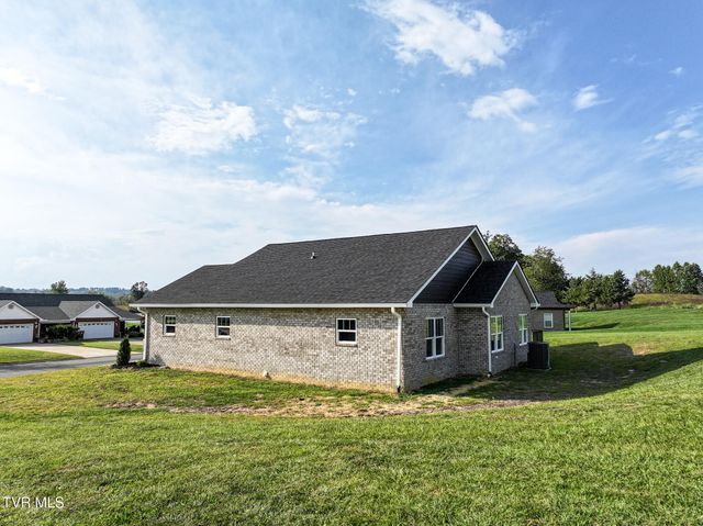 71 Clear Mountain Trail, Greeneville, TN 37745