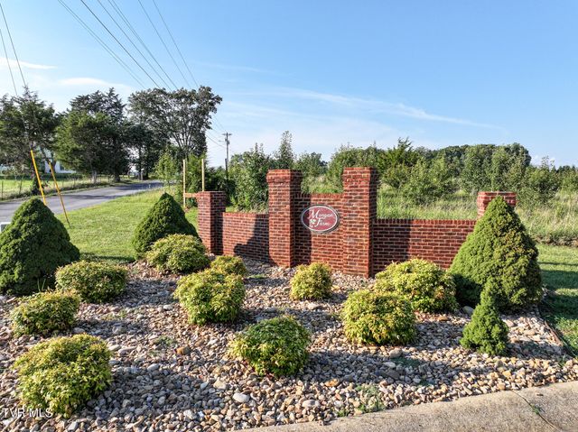 71 Clear Mountain Trail, Greeneville, TN 37745