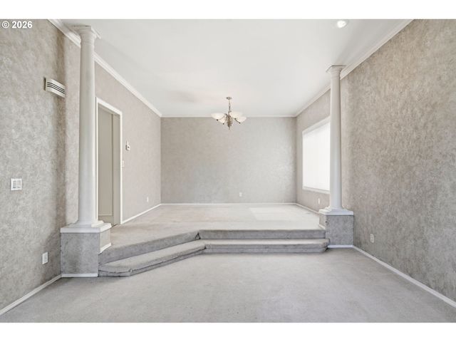7816 Se ALTA VERDE Dr, Portland, OR 97266