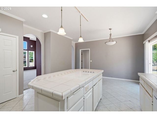 7816 Se ALTA VERDE Dr, Portland, OR 97266