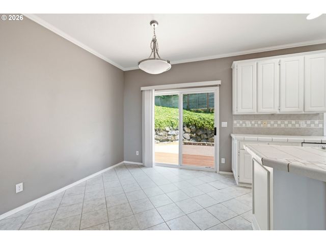 7816 Se ALTA VERDE Dr, Portland, OR 97266