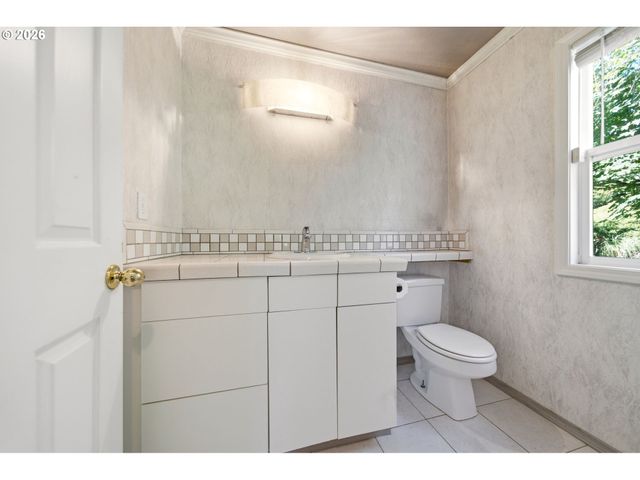 7816 Se ALTA VERDE Dr, Portland, OR 97266