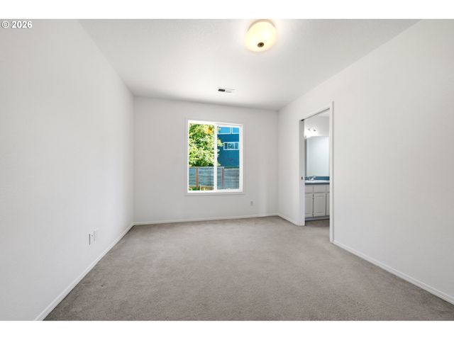 7816 Se ALTA VERDE Dr, Portland, OR 97266