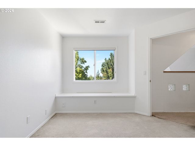 7816 Se ALTA VERDE Dr, Portland, OR 97266