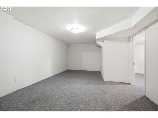 7816 Se ALTA VERDE Dr, Portland, OR 97266