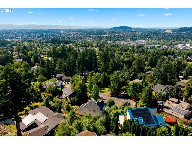 7816 Se ALTA VERDE Dr, Portland, OR 97266