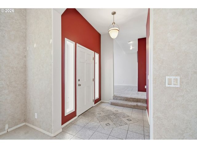 7816 Se ALTA VERDE Dr, Portland, OR 97266