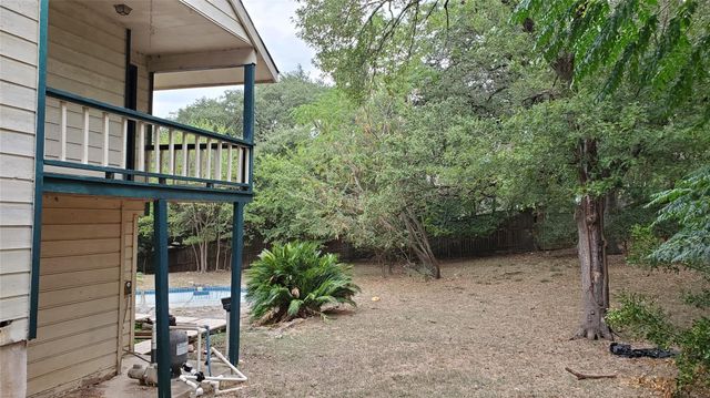 106 Potomac CIR, San Marcos, TX 78666