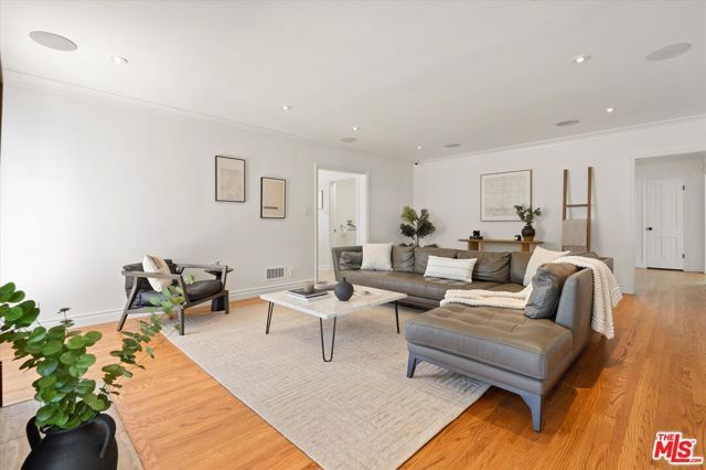 4154 Olympiad Drive, View Park, CA 90043