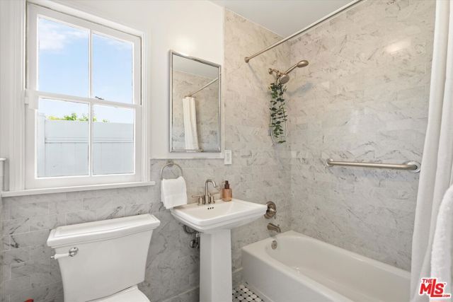4154 Olympiad Drive, View Park, CA 90043