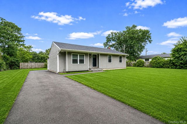 18 Jackson Street, Farmingdale, NY 11735